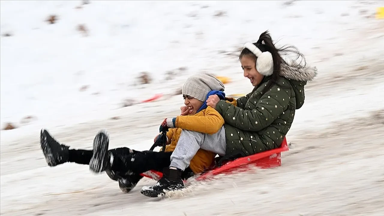 9 Ocak okullar tatil mi oldu, hangi illerde tatil? 9 Ocak kar tatili olan il ve ilçeler 