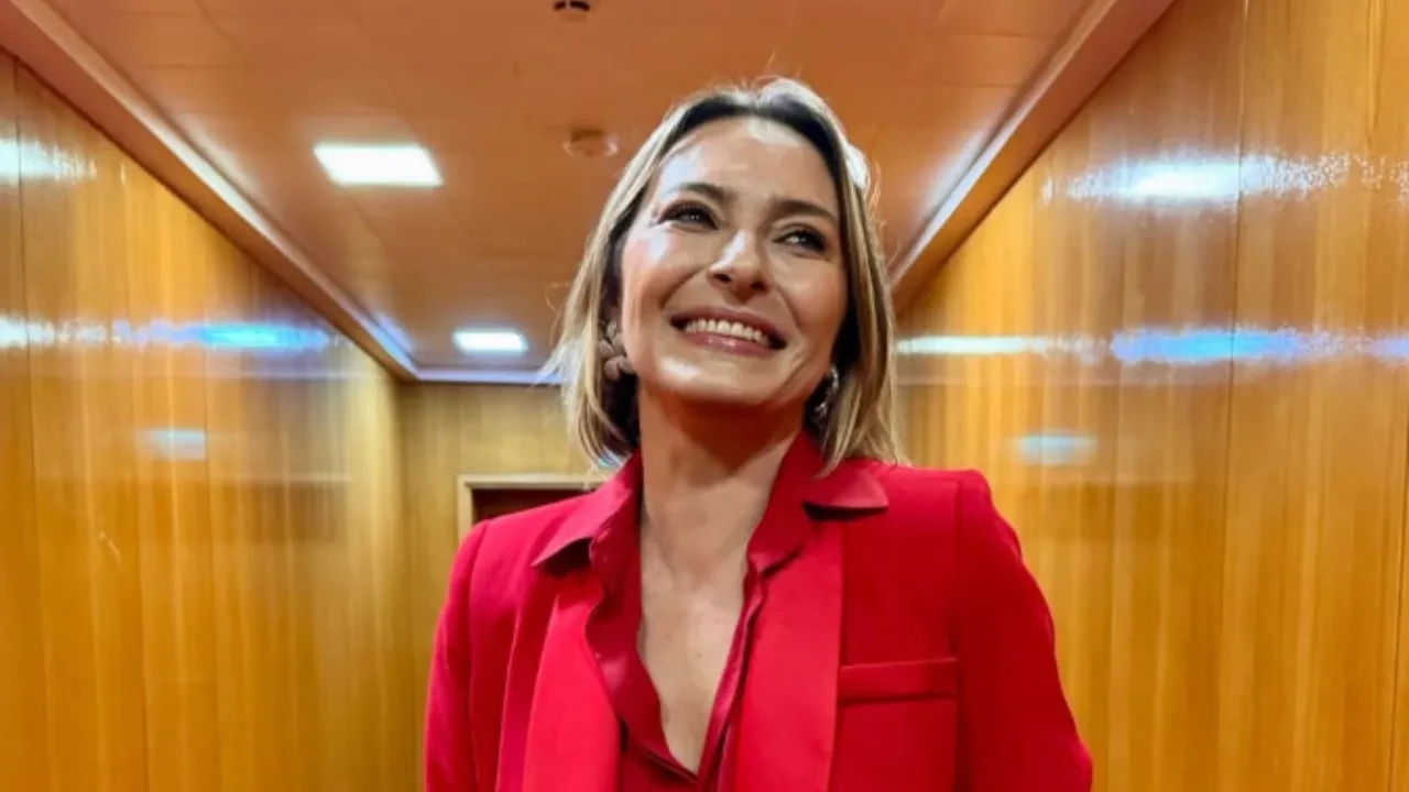 Ayça Bingöl Kıskanmak dizisinin kadrosunda 