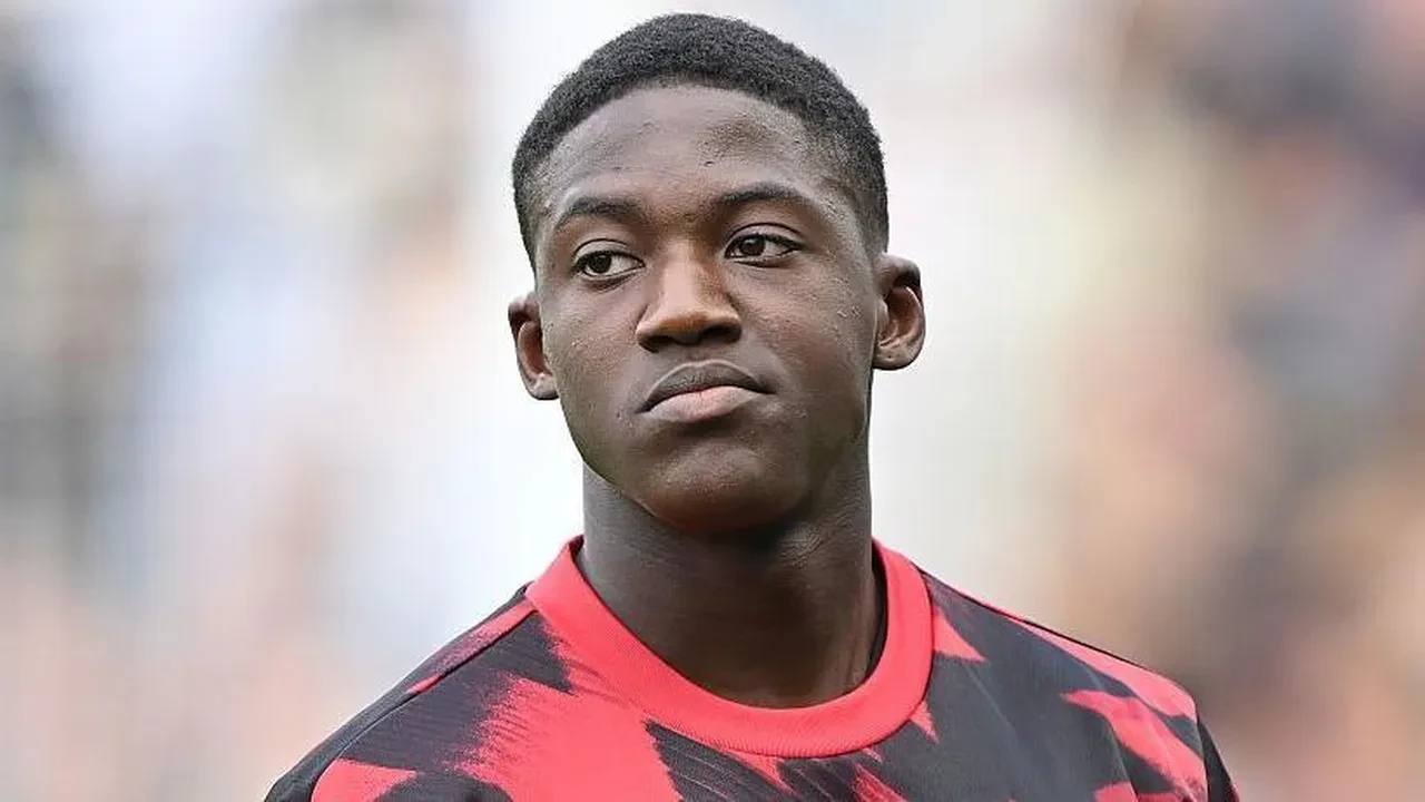 Beşiktaş ve Galatasaray'ın istediği genç yıldıza kanca! Premier Lig devi araya girdi