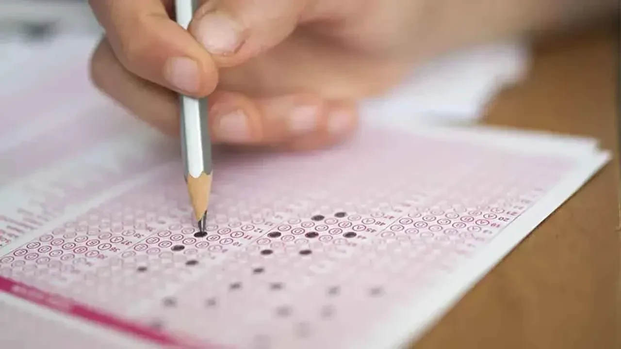 Bursluluk sınavı başvuru takvimi! MEB İOKBS 5, 6, 7, 8, 9, 10, 11 sınıflar için bursluluk sınavı ne zaman?