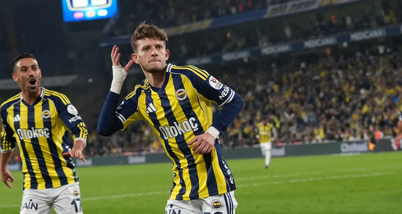 Fenerbahçeli yıldız futbolcuya talip çıktı! Transfer görüşmeleri başladı