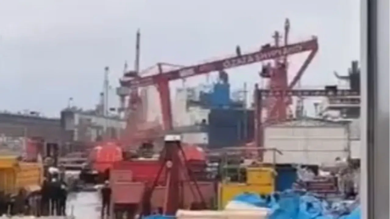 Fırtına koca vinci böyle yerle bir etti