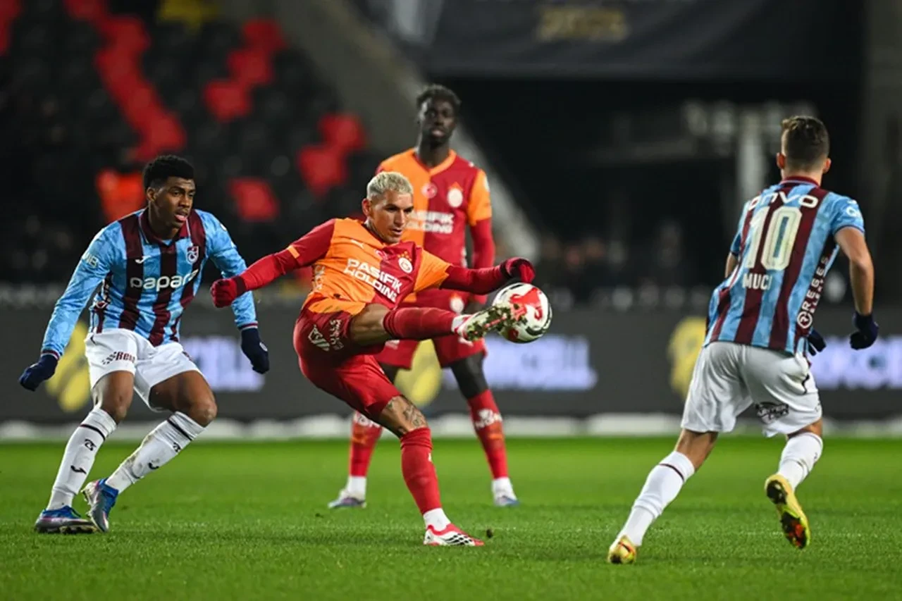 Galatasaray Fenerbahçe muhtemel 11! GS FB Süper Kupa derbi maç kadrosu ilk 11'leri netleşmeye başladı