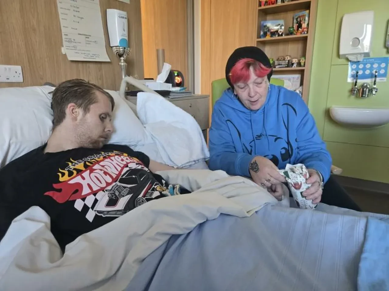 Henüz 24 yaşında demans yüzünden hayatını kaybetti, beynini bağışladı