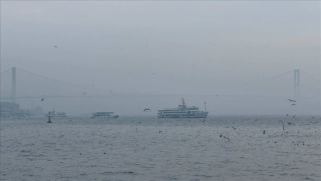 İstanbul'da bazı deniz seferleri iptal edildi! Megakenti fırtına vurdu