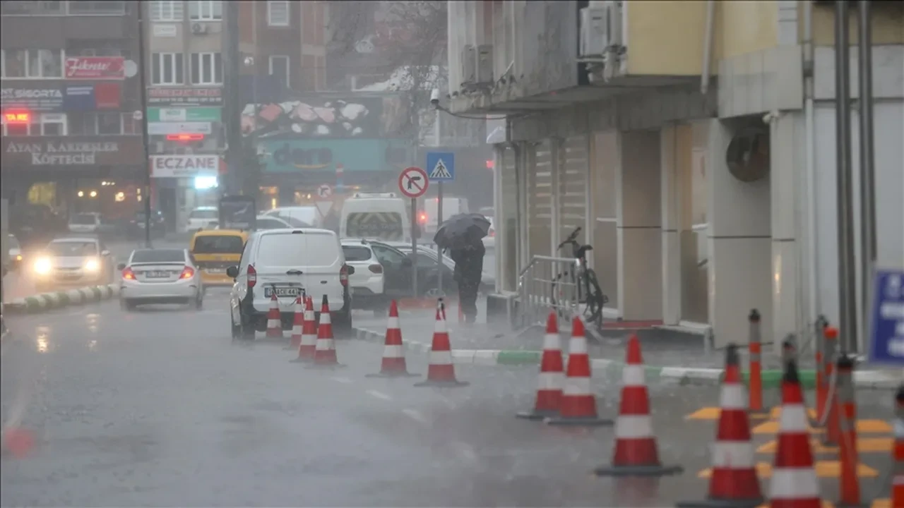 İstanbul’da okullar tatil mi? Lodos etkisini artırdı