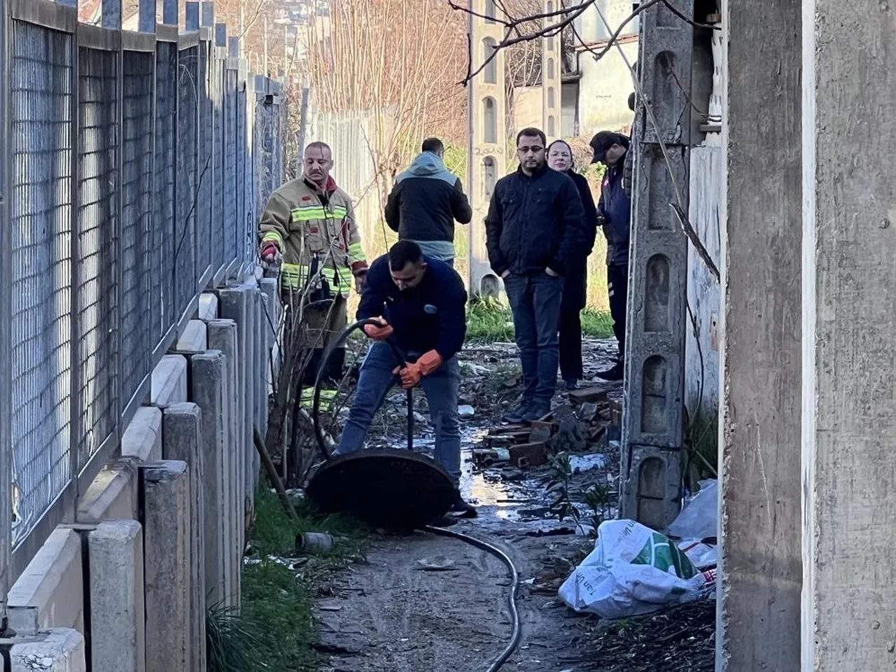 Manisa'da rögarda bebek alarmı! Acı ihbar için ekipler seferber oldu