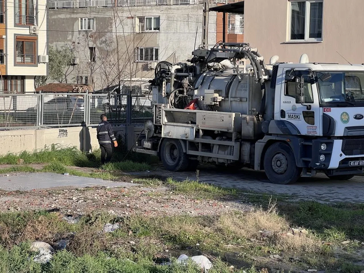 Manisa'da rögarda bebek alarmı! Acı ihbar için ekipler seferber oldu