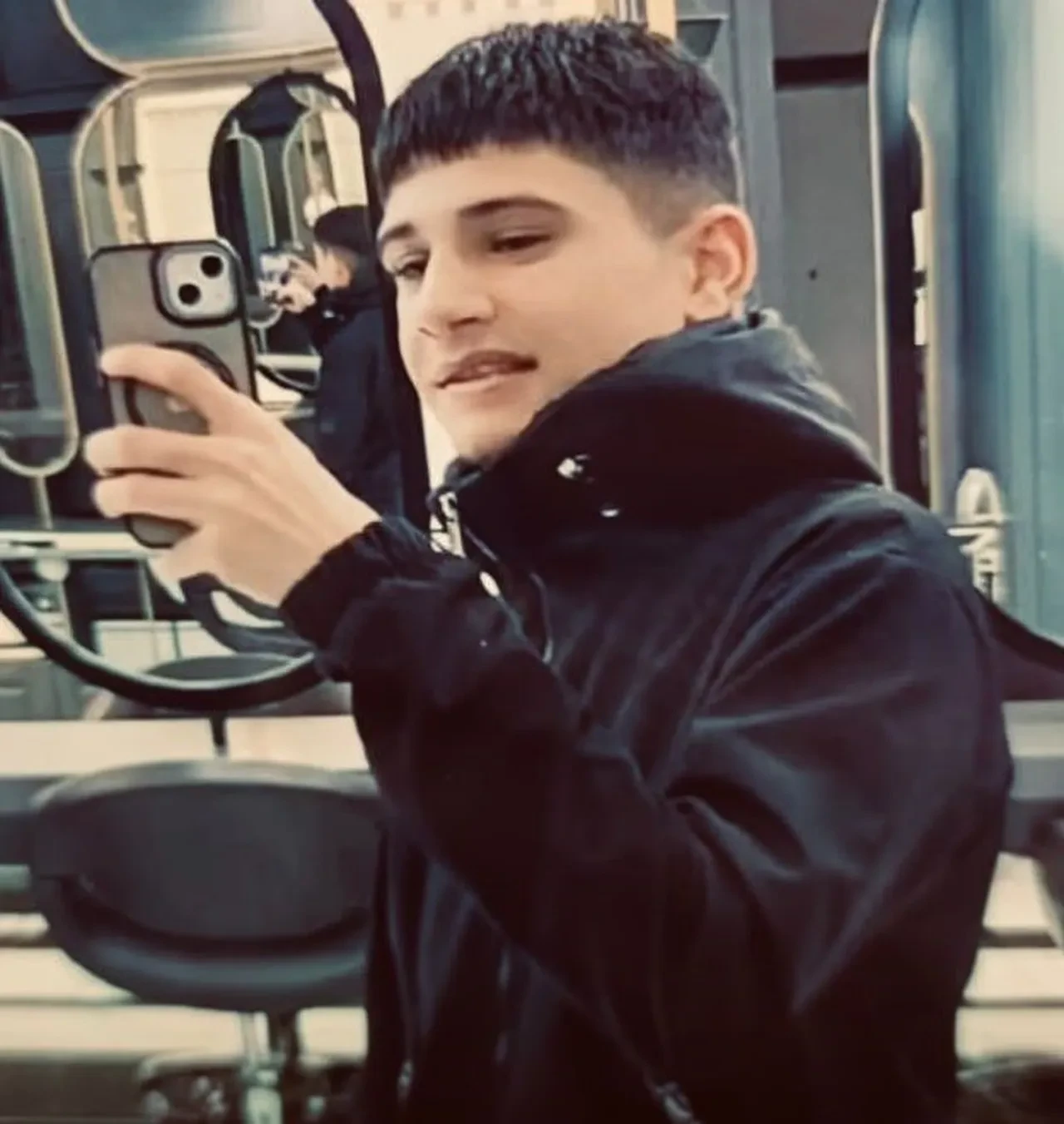 Ölen 17, öldüren 15 yaşında! İş arkadaşını kalbinden bıçaklayarak katletti 