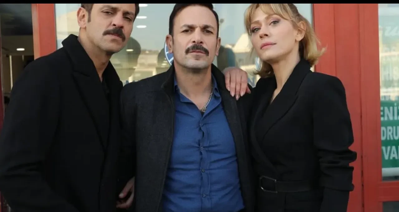 Veliaht dizisinde beklenmedik ayrılık! Hazal Türesan iddiası seyirciyi ayağa kaldırdı