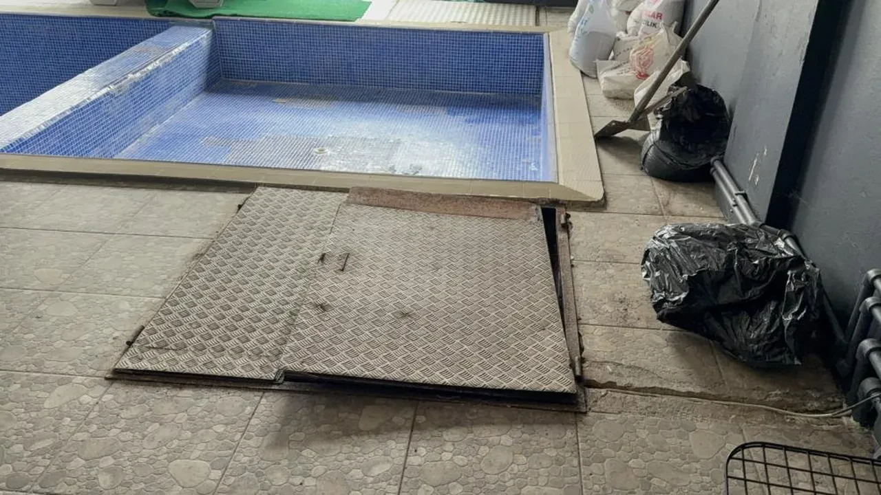 Babasını vahşice katledip, havuz deposuna gömdü! Çapraz sorguda her şeyi itiraf etti