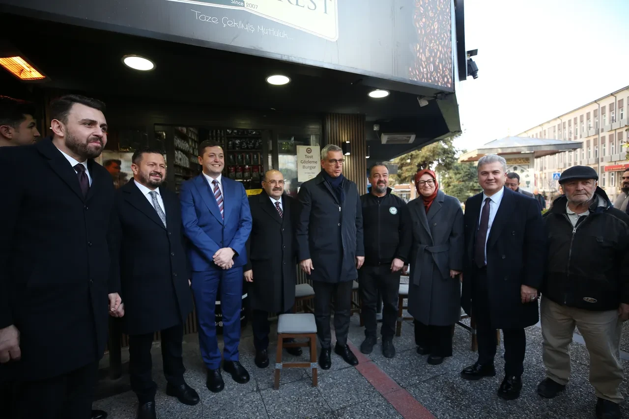 Bakan Memişoğlu sağlık sistemini kıyasladı: 'Randevu almak 6 ay sürüyor, bizde aynı gün'