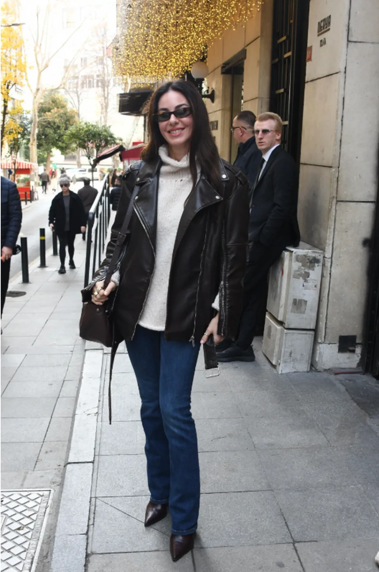 Defne Samyeli'den kafa karıştıran aşk açıklaması: Belki vardır 