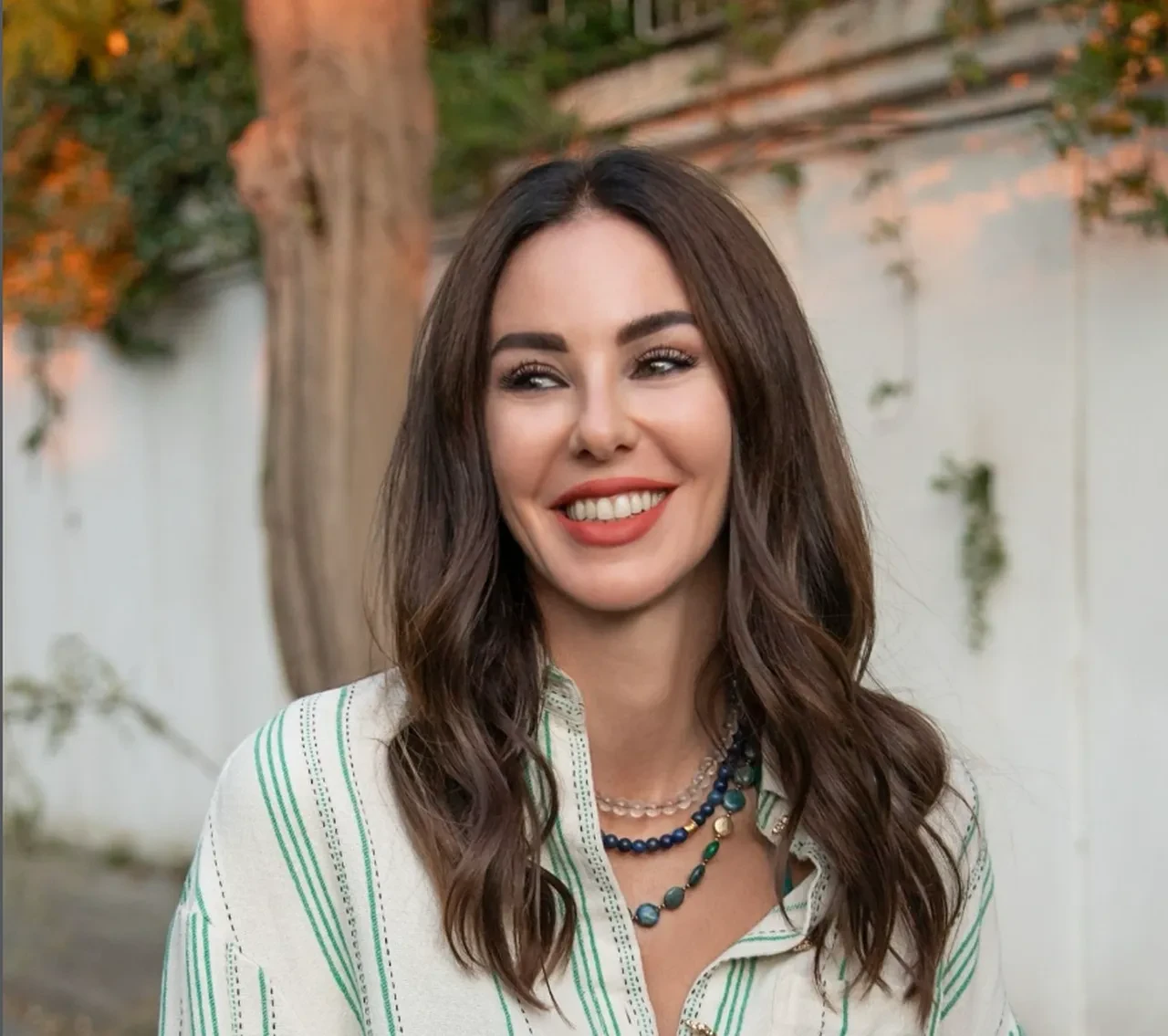 Defne Samyeli'den kafa karıştıran aşk açıklaması: Belki vardır 