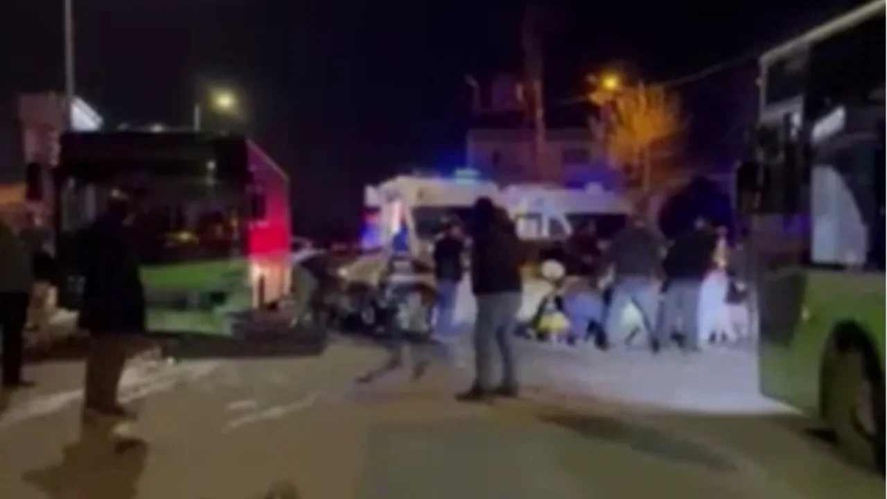 İETT otobüsü kazaya karıştı! Çok sayıda yaralı var