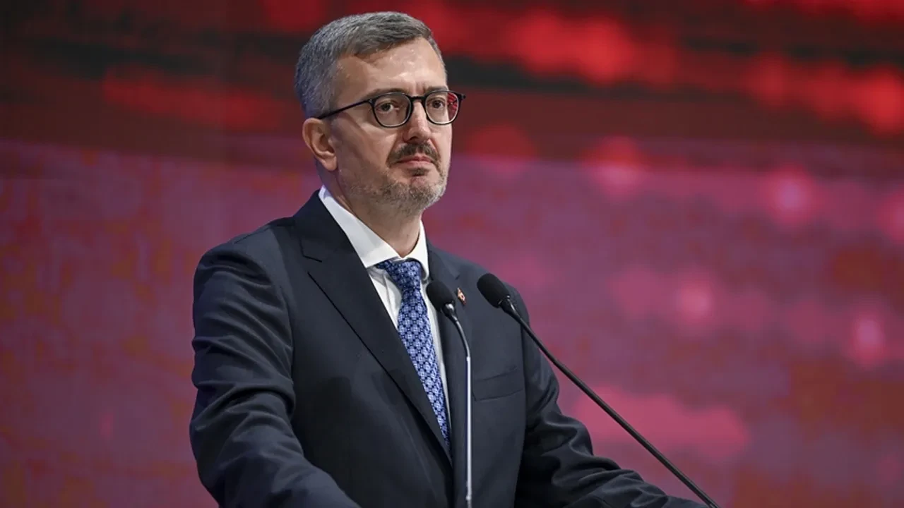 İletişim Başkanı Burhanettin Duran'dan haberde 'yapay zeka' vurgusu! 'Doğru-yanlış ayrımını yok ediyor'