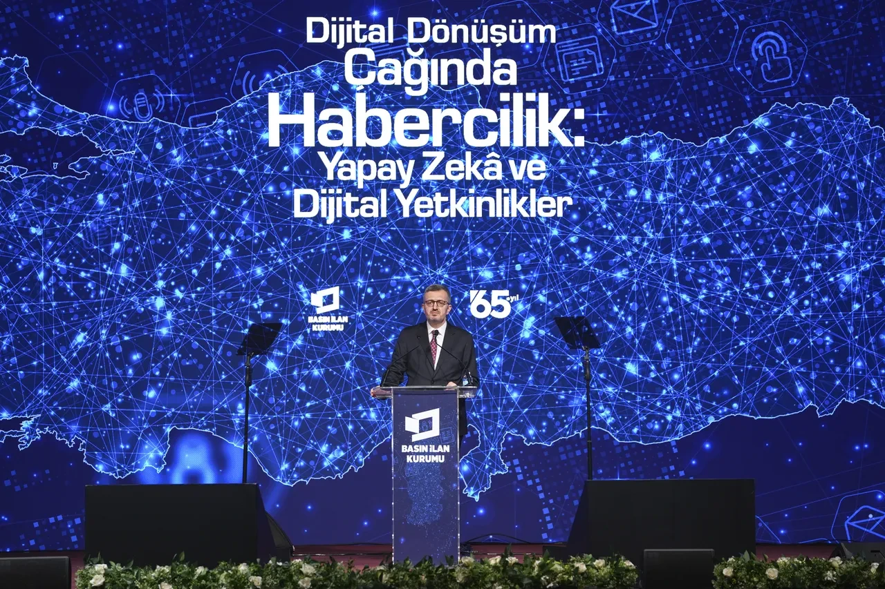 İletişim Başkanı Burhanettin Duran'dan haberde 'yapay zeka' vurgusu! 'Doğru-yanlış ayrımını yok ediyor' 