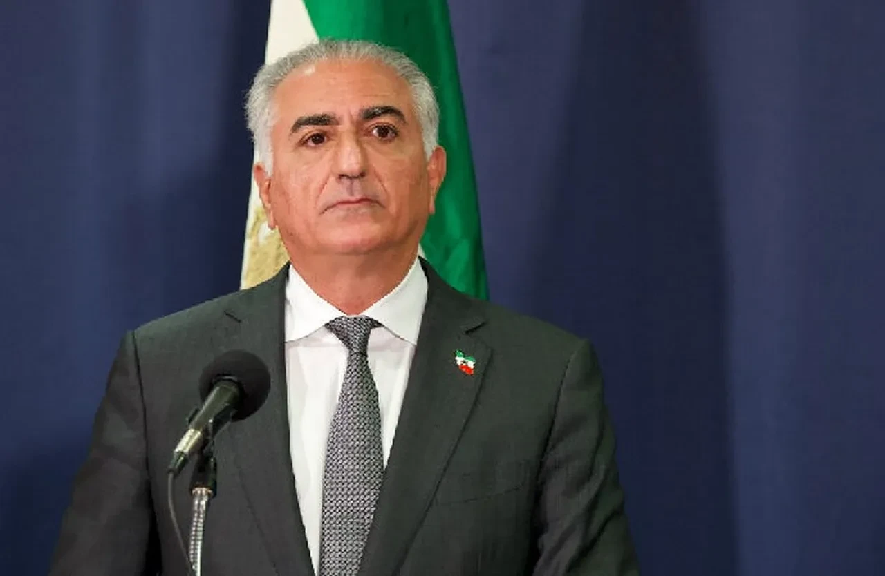 İran'da sokaklar yangın yeri! Trump sert tehditler savurdu, Hamaney resti çekti!