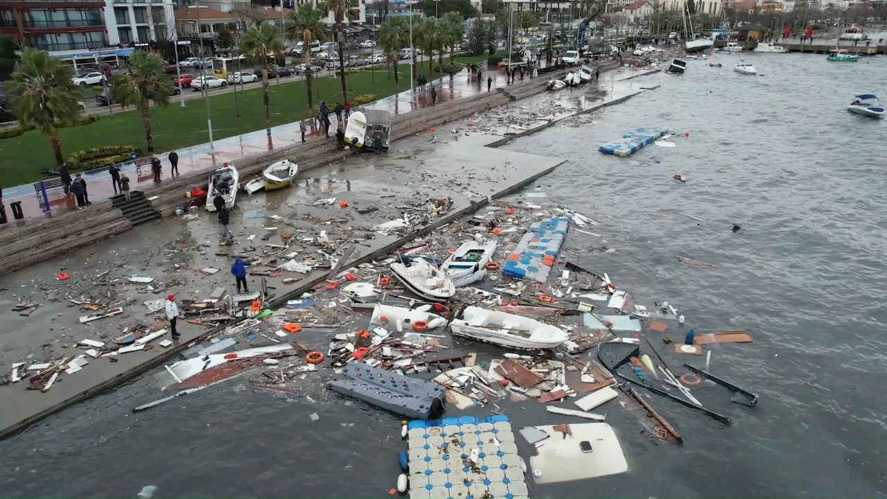 İstanbul'a yeniden fırtına geliyor! Meteoroloji, megakent ve çevresini uyardı