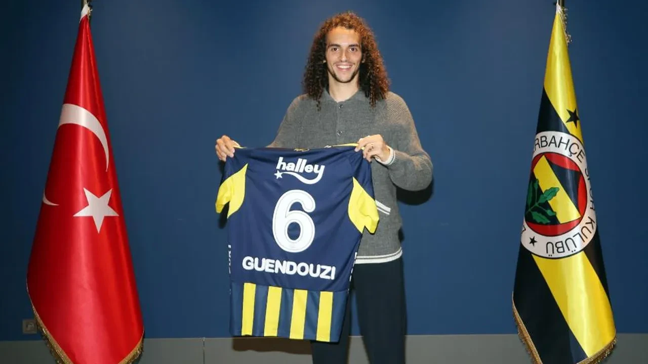 Matteo Guendouzi resmen Fenerbahçe'de! Sözleşmeyi imzalayıp ilk mesajını verdi