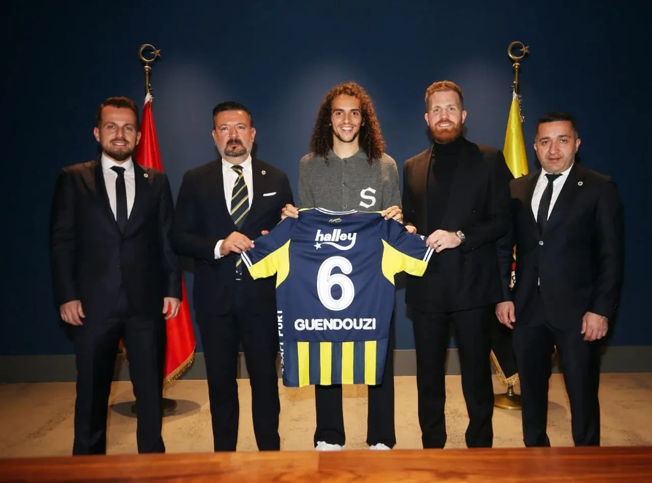 Matteo Guendouzi resmen Fenerbahçe'de! Sözleşmeyi imzalayıp ilk mesajını verdi