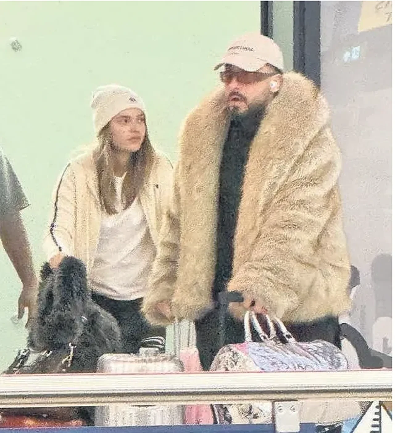 Sefo'nun gizemli sevgilisi tanıdık çıktı! Emircan İğrek'in paylaşımları merak konusu oldu 