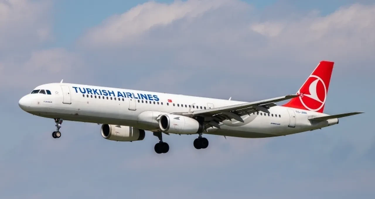 THY ve AJet'ten İran uçuşlarıyla ilgili yeni karar