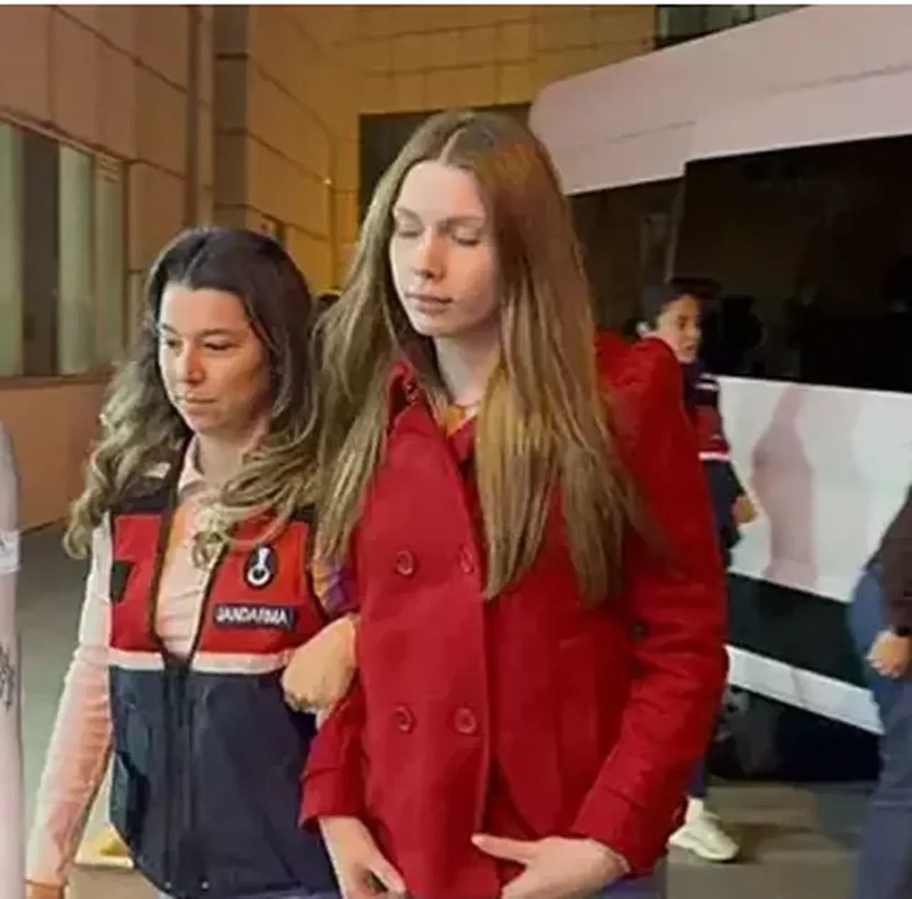 Uyuşturucu testi sonucu pozitif çıkan Aleyna Tilki'nin avukatından açıklama: Saçına sindi