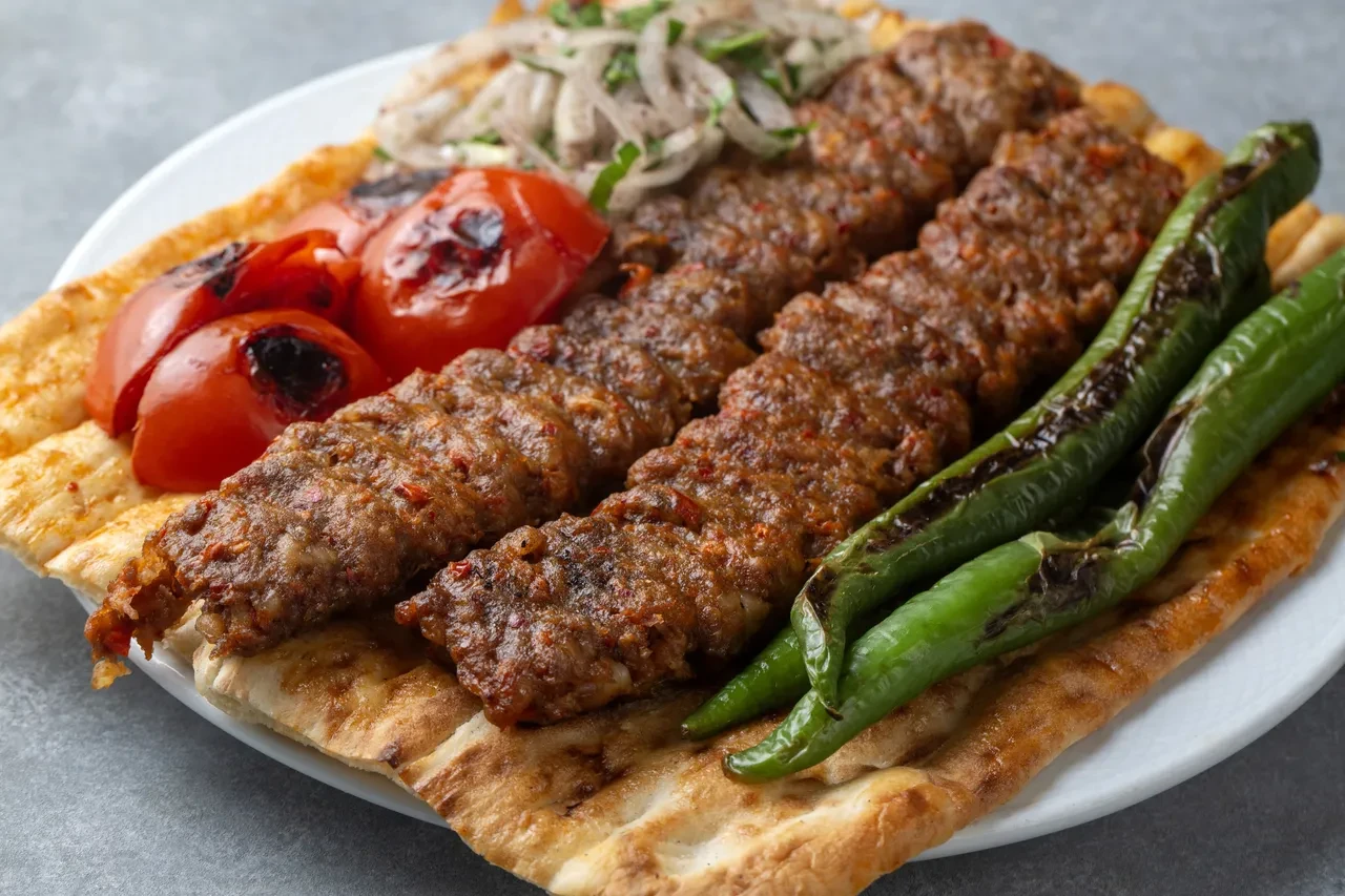 Adana kebap diye kanatlı eti yedirmişler: Tarım ve Orman Bakanlığı taklit ve tağşiş yapan firmaları açıkladı