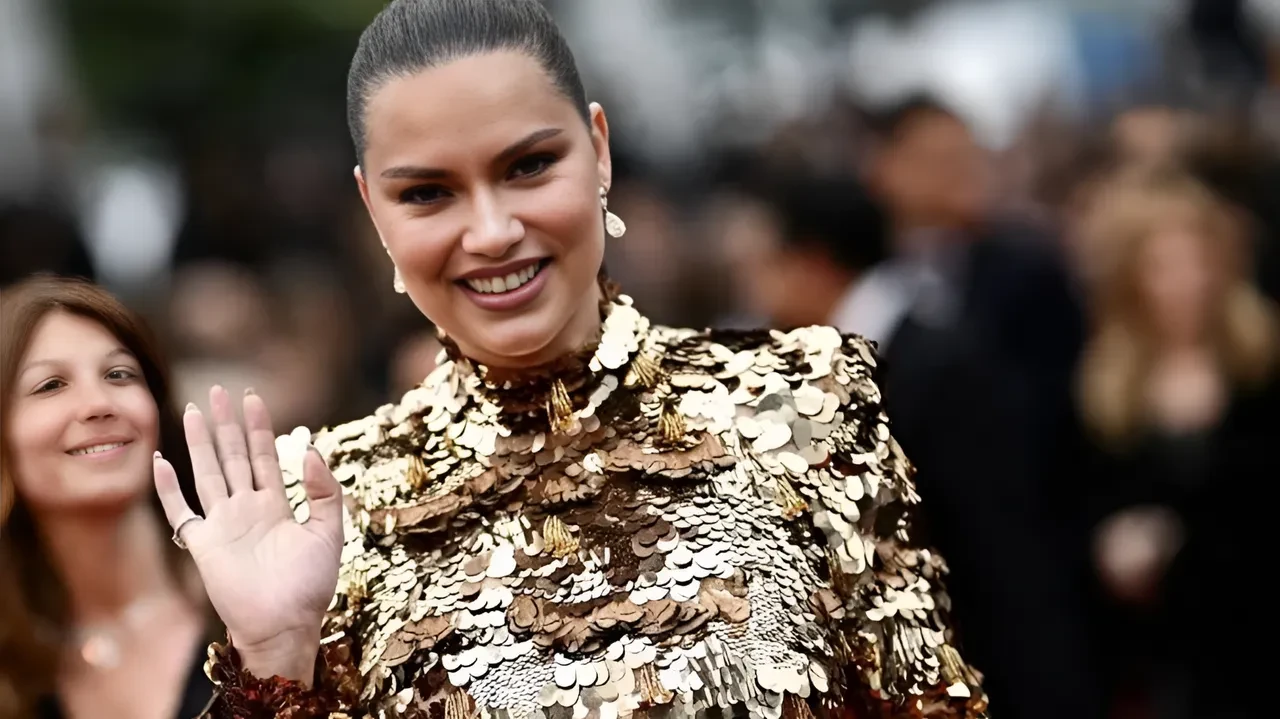Adriana Lima'nın son görüntüsü endişelendirdi! Hastalık zayıflığı pes dedirtti