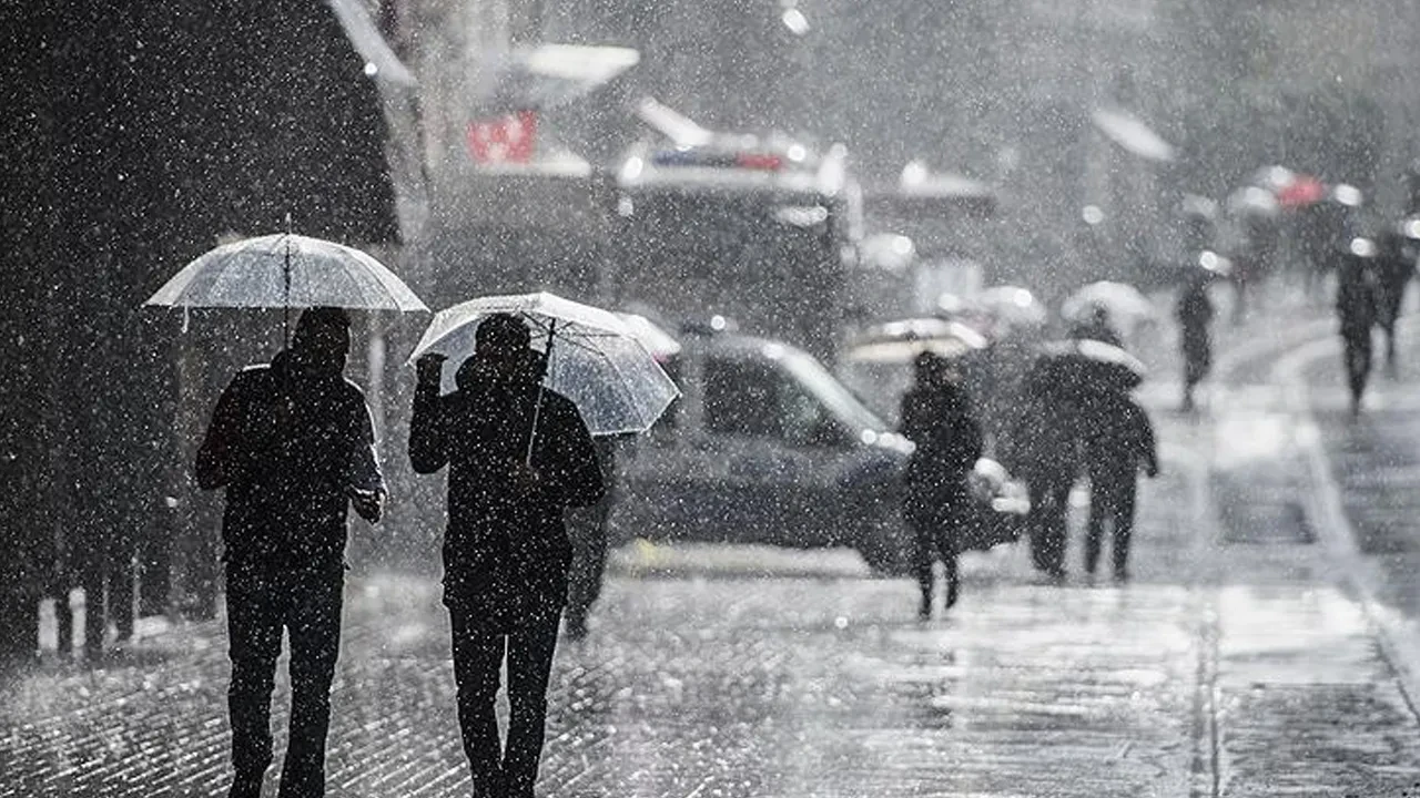 AKOM gün gün paylaştı: İstanbul’da hava bir anda değişiyor