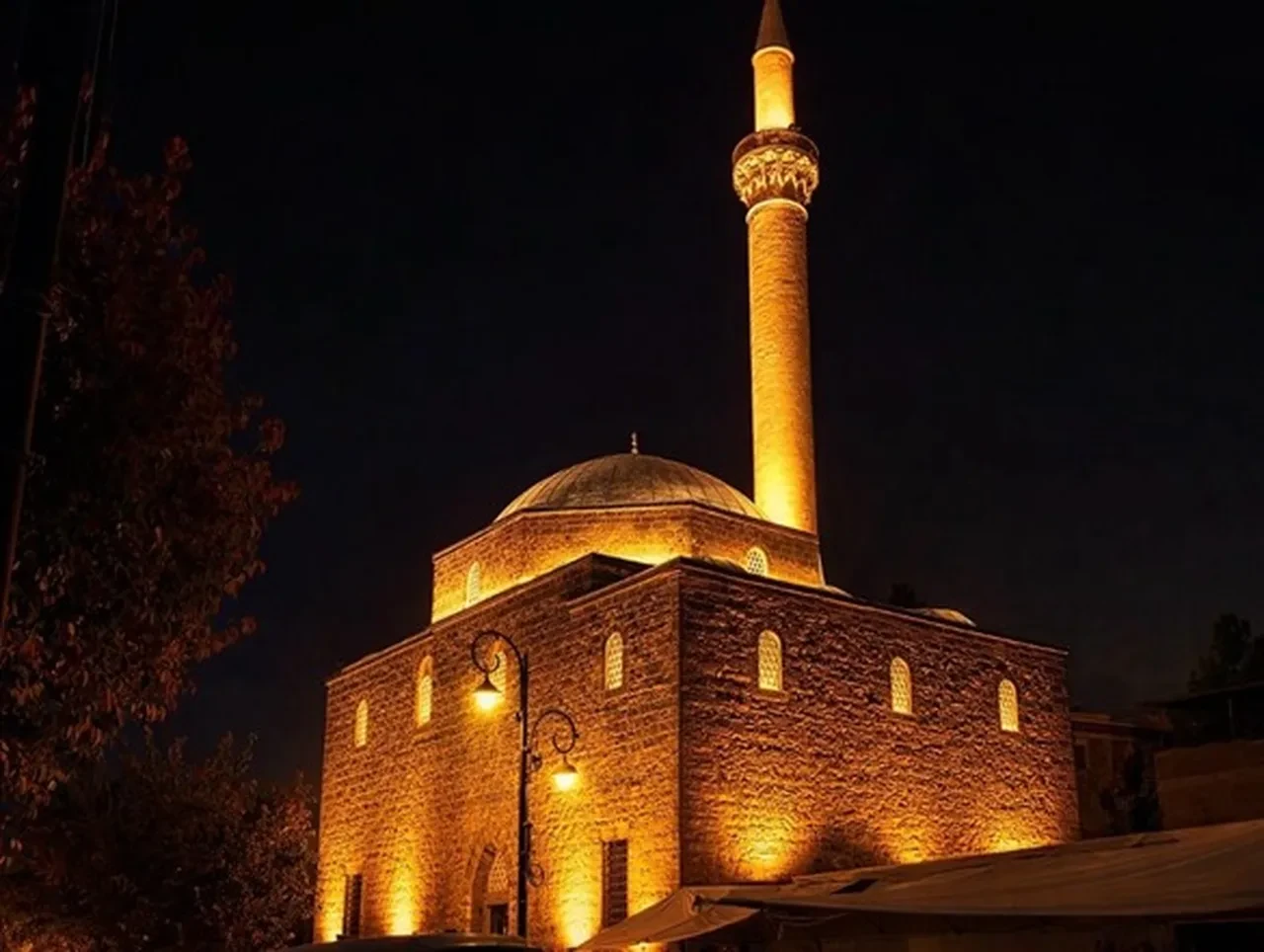 Bakan Ersoy duyurdu: Asırlık 6 cami cuma namazıyla kapılarını açıyor