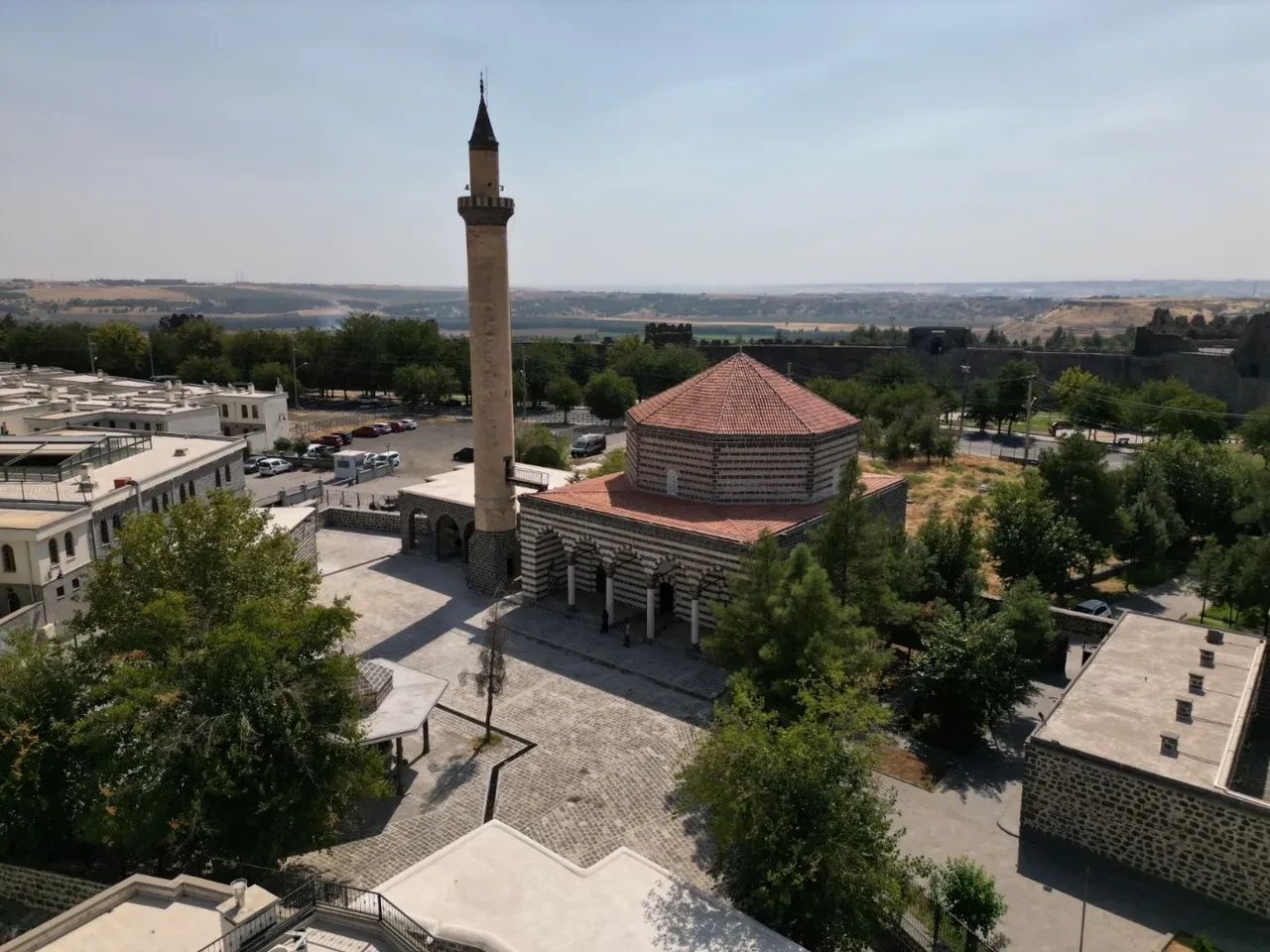 Bakan Ersoy duyurdu: Asırlık 6 cami cuma namazıyla kapılarını açıyor