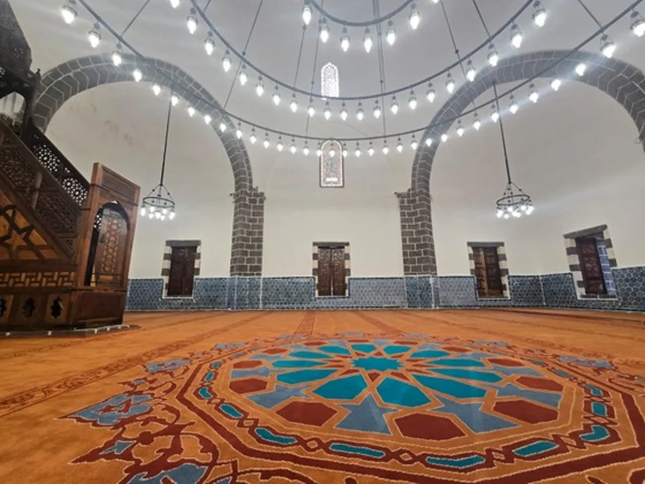Bakan Ersoy duyurdu: Asırlık 6 cami cuma namazıyla kapılarını açıyor
