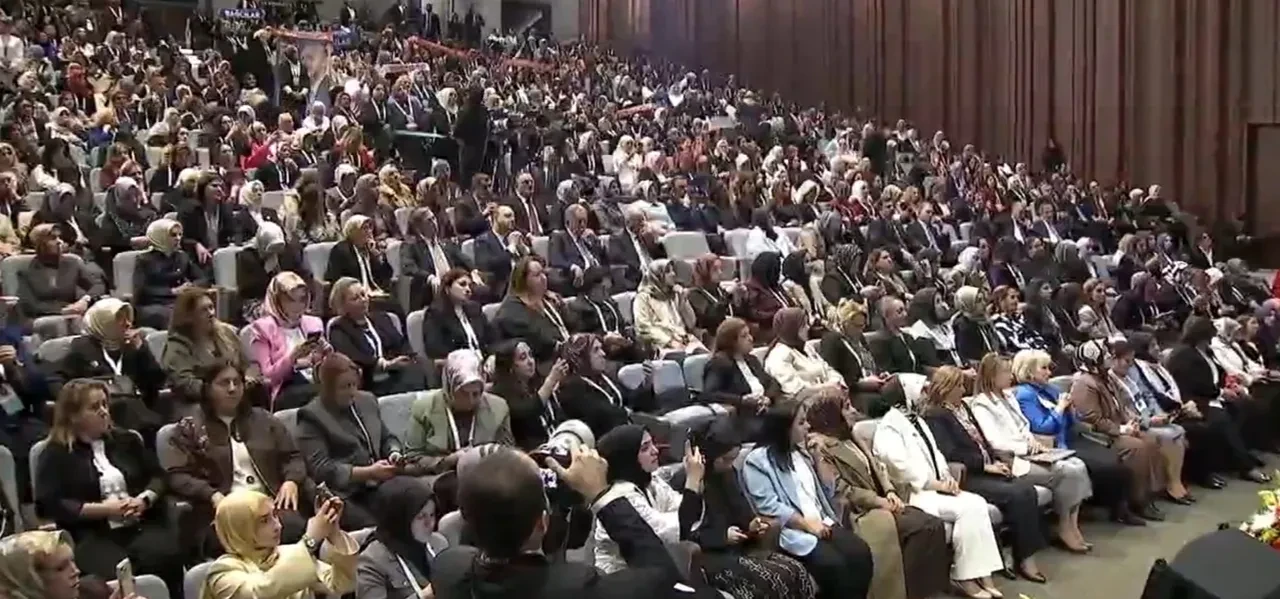 Cumhurbaşkanı Erdoğan'dan AK Parti'ye yönelik saldırılara net cevap: "Hareketimiz adı gibi aktır"