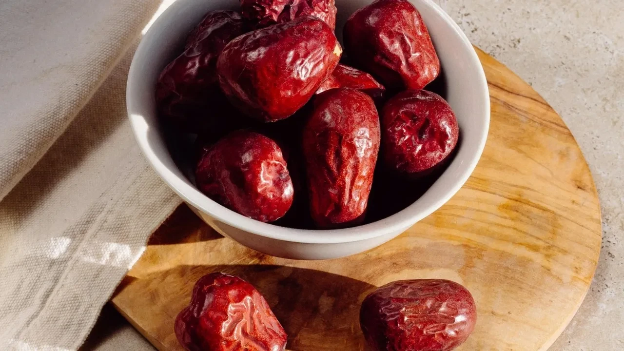 Hünnabı böyle tüketenler kışa hazırlanıyor! Zencefil ve tarçınlı hünnap çayı