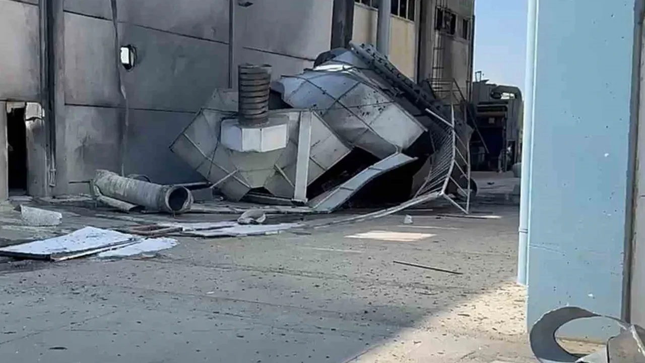 İzmir'de metal fabrikasında patlama: Çok sayıda işçi yaralandı