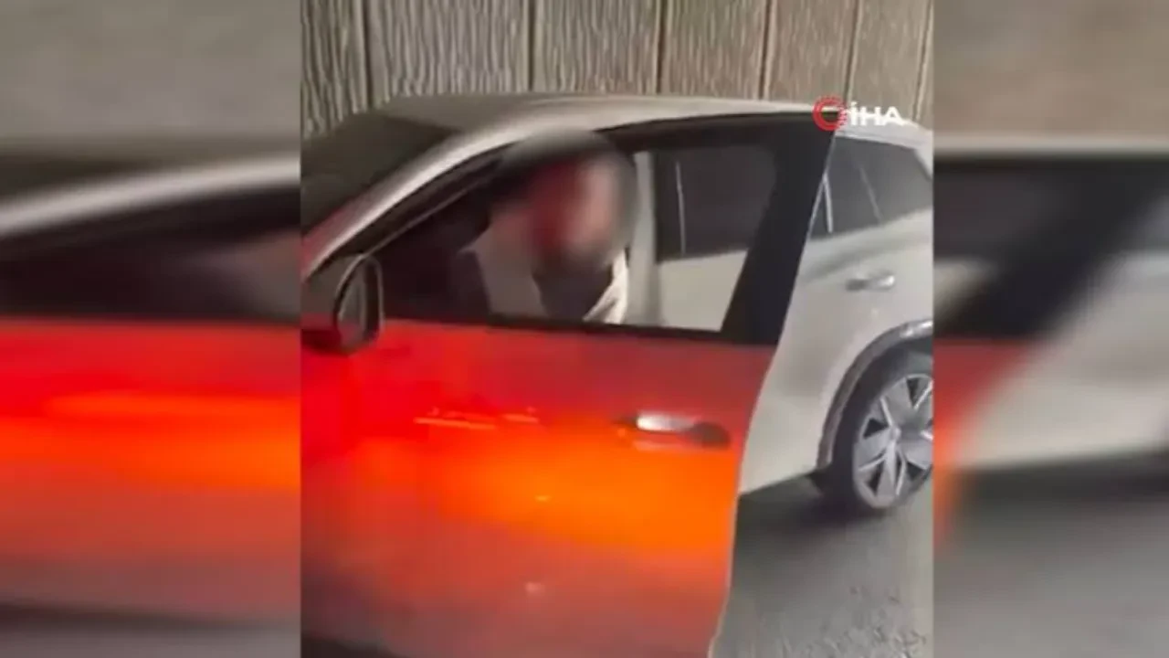 Kadın doktor trafikte küfürler yağdırdı: 180 bin liralık 'arkam sağlam' cezası 