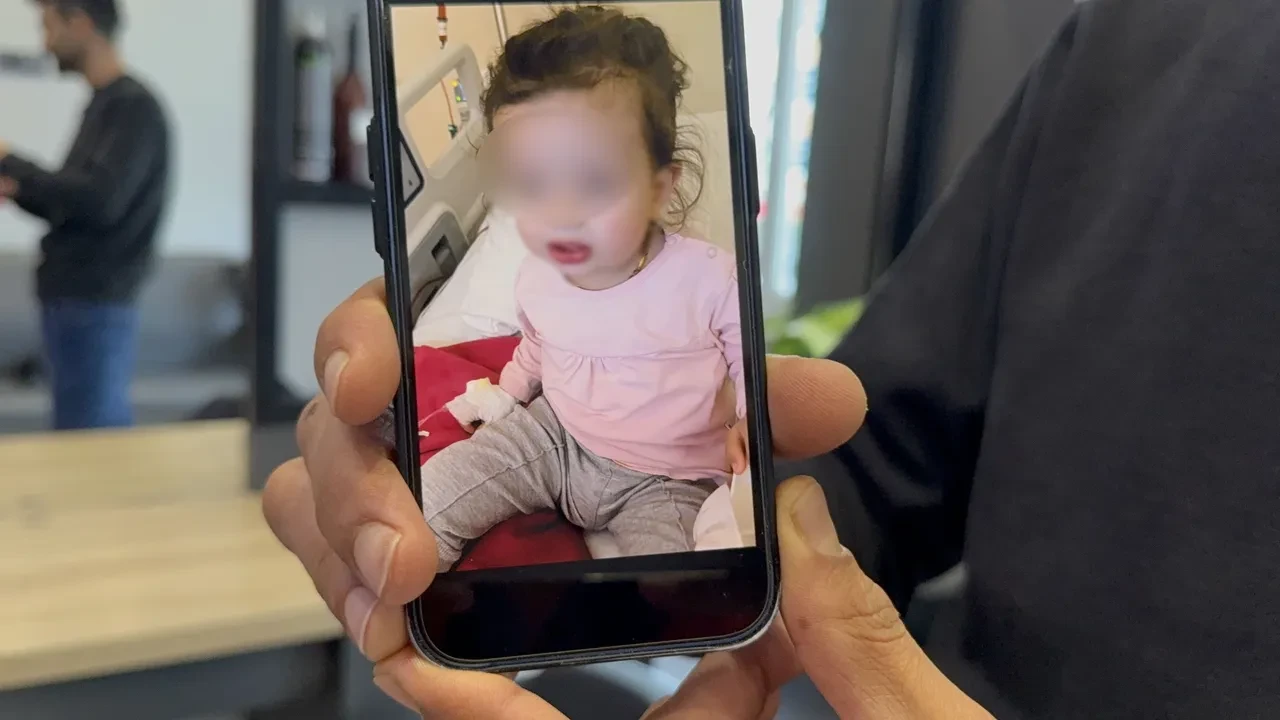 Salonların vazgeçilmeziydi, ailenin kâbusu oldu: Ağlayan çiçeği yiyen çocuk yoğun bakıma kaldırıldı