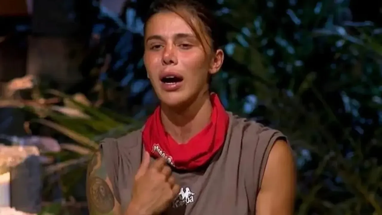 Survivor Nefise Karatay hastalığını açıkladı! Hastane odasından yaptığı paylaşımla sevenlerini korkutmuştu