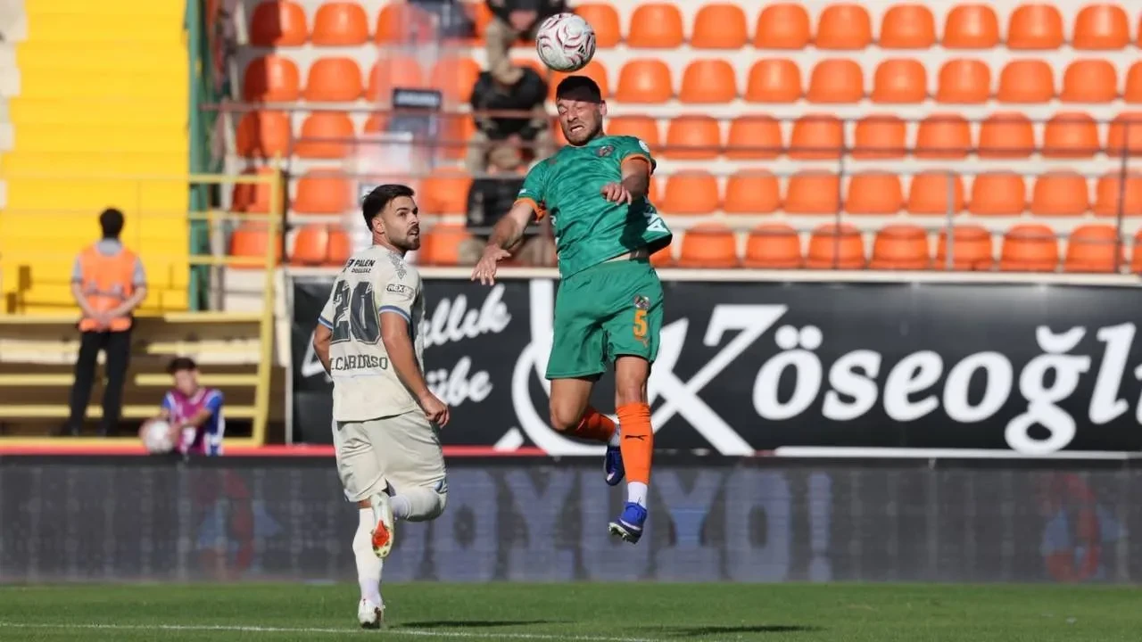 Alanya'da gol sesi çıkmadı! Alanyaspor ile Erzurumspor FK puanları paylaştı