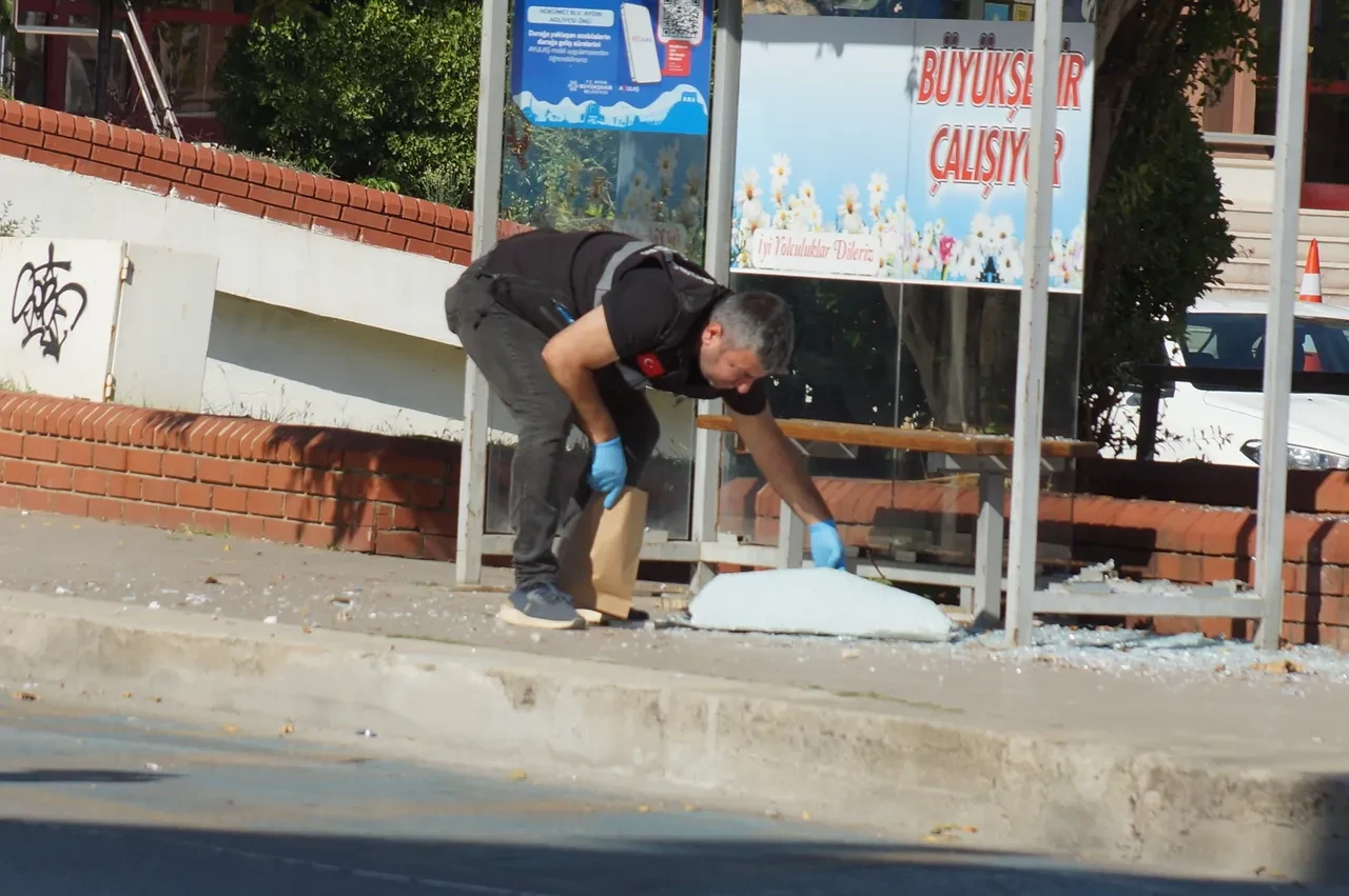 Aydın'da adliye önünde şüpheli paket alarmı