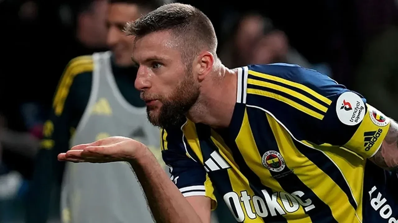 Fenerbahçe, Rizespor deplasmanında galibiyet peşinde! İsmail Kartal'dan sürpriz karar: İşte maçın muhtemel 11'leri
