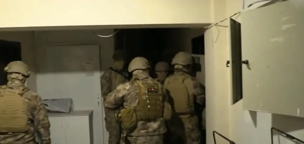 Kırmızı bültenle aranıyordu! Eskişehir'de yakalanan DEAŞ üyesi tutuklandı