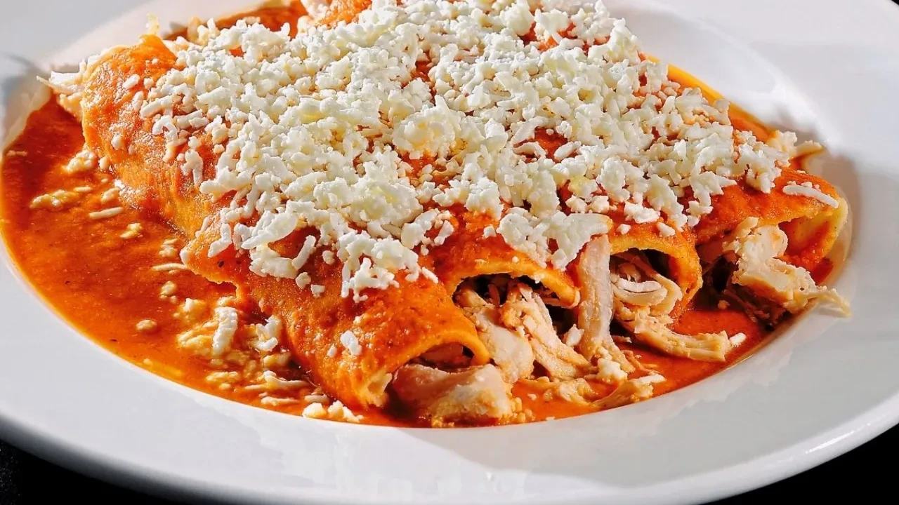 Meksika’nın peynirli lezzeti Türkiye’deki malzemelerle sofralara geliyor! MasterChef Enchiladas de Queso tarifi!