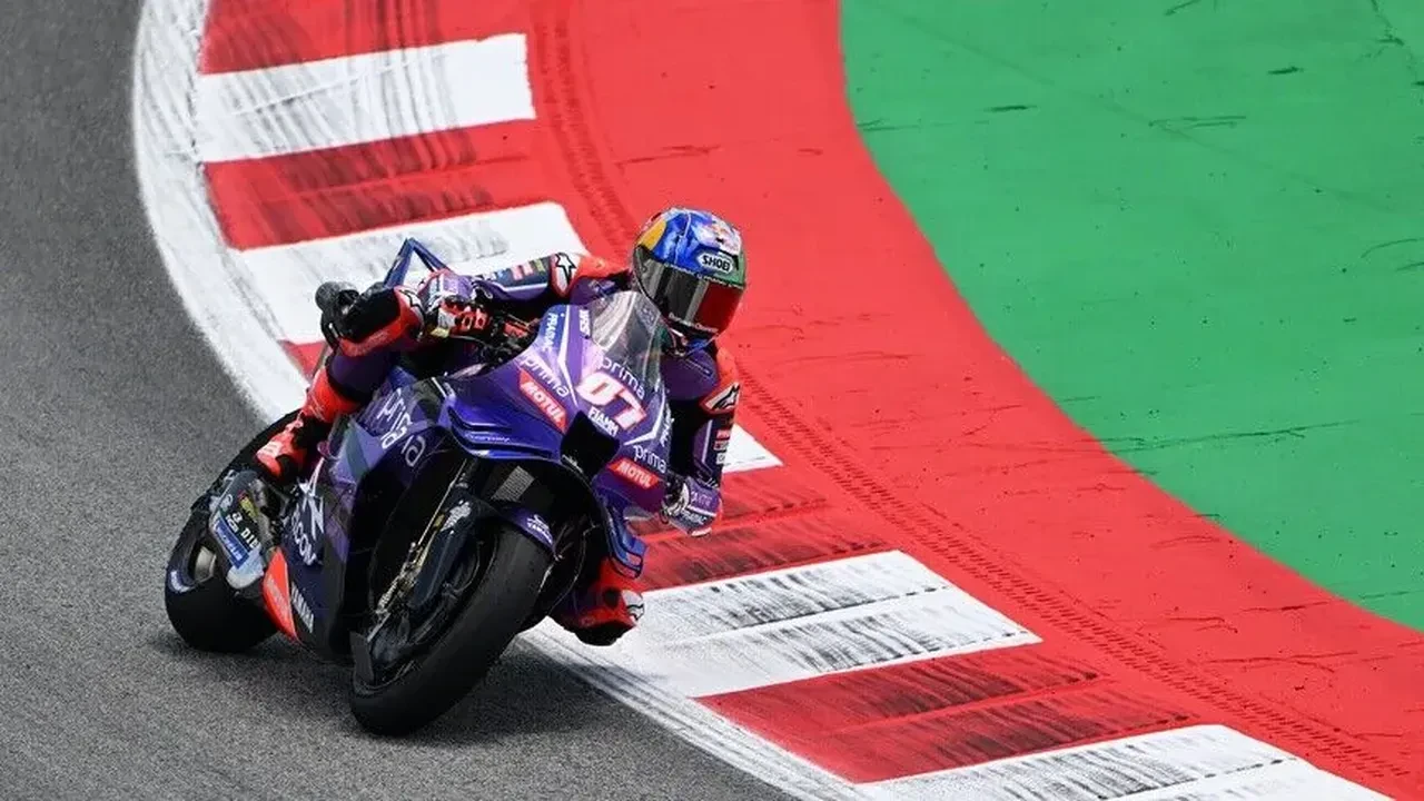 Toprak Razgatlıoğlu MotoGP'de kaza geçirdi! Çıkan omzunu kendi yerine oturttu
