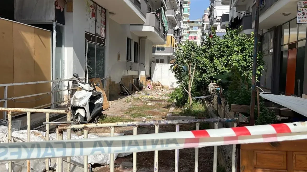 Alanya'da dehşet: Kız kardeşini balkondan aşağı atıp intihar etti