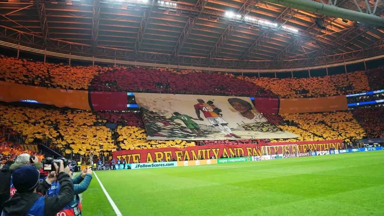 Barcelona Teknik Direktörü Hansi Flick'ten Galatasaray taraftarı ve Osimhen'e övgü