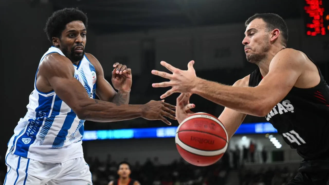 Beşiktaş, Türk Telekom'a farklı kaybetti! Siyah-beyazlılar, 88-63 yenildi