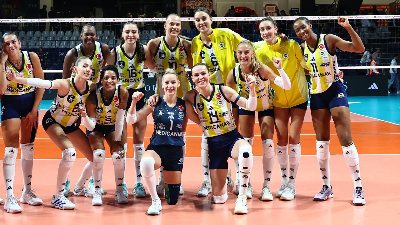 Fenerbahçe, derbide Beşiktaş'ı mağlup etti! Sarı-lacivertliler 2-0'dan dönerek kazandı